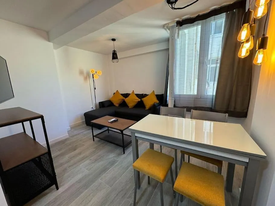 Flat To Enjoy Malaga - 4 People C2 Apartment